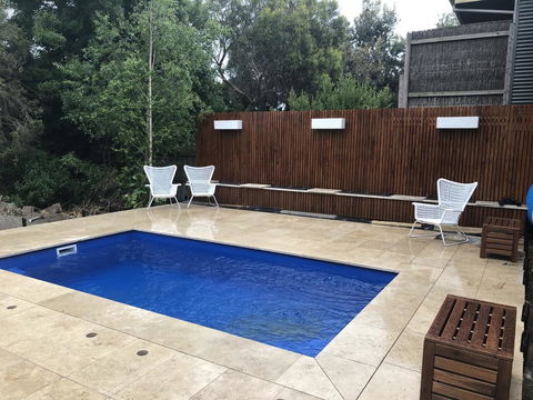 Victorian Beach House - Pubs and Clubs 2