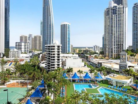 View - In Heart Of Surfers Paradise - Pubs and Clubs 0
