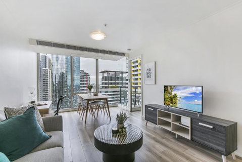 Views And Hotel-style Extras In A Great Location - Go Out 0