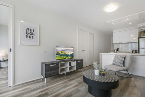 Views And Hotel-style Extras In A Great Location - Go Out 1