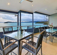 Villa 12 The Edge On Hamilton Island - Pubs and Clubs