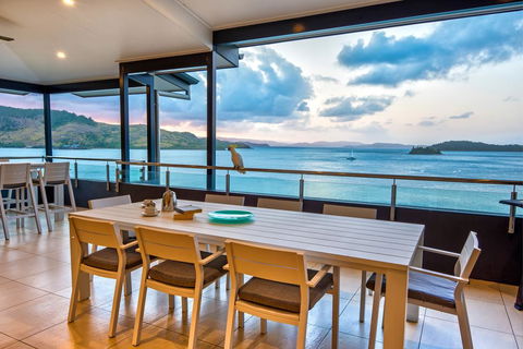 Villa 16 The Edge On Hamilton Island - Pubs and Clubs 0