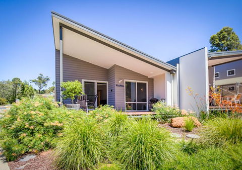 Villa 28 Cape Villas - Pubs and Clubs 1