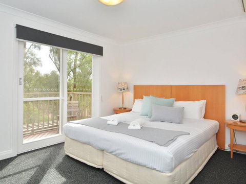 Villa 3br Tranquility Resort Condo Located Within Cypress Lakes Resort (nothing Is More Central) - Pubs and Clubs 1
