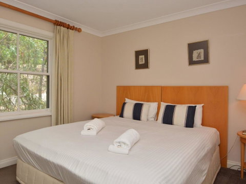 Villa 3br Chambourcin Resort Condo Located Within Cypress Lakes Resort (nothing Is More Central) - Pubs and Clubs 3