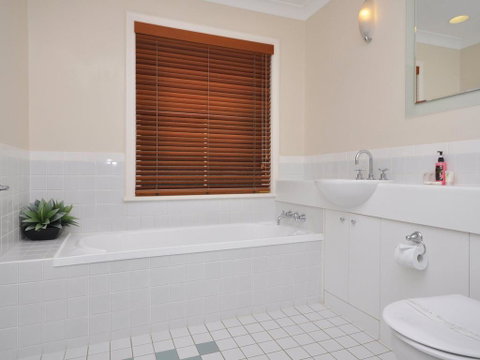 Villa 3br Vista Resort Condo Located Within Cypress Lakes Resort (nothing Is More Central) - Pubs and Clubs 1