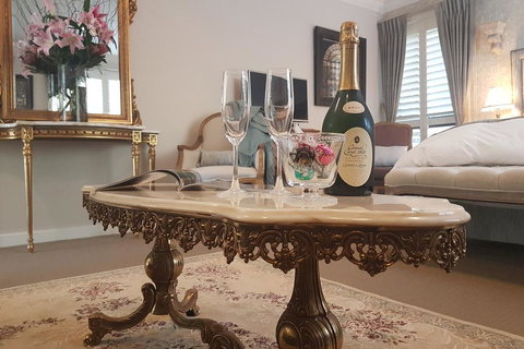 Villa D'Amour At Maison Belle Retreat - Pubs and Clubs 2