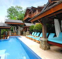 Villa Empat Puluh Dua - Pubs and Clubs