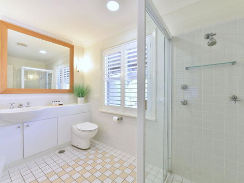 Villa Executive 2br Quattro Resort Condo Located Within Cypress Lakes Resort (nothing Is More Central) - Pubs and Clubs 3