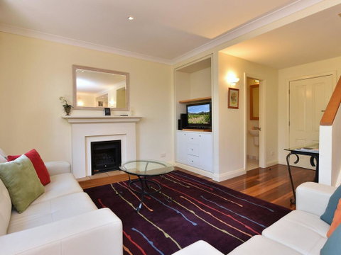 Villa Executive 2br Shiraz Resort Condo Located Within Cypress Lakes Resort (nothing Is More Central) - Pubs and Clubs 3