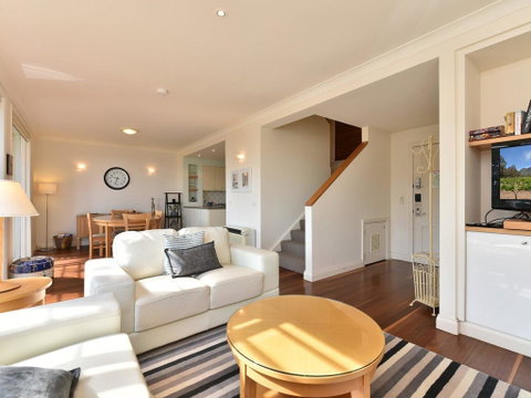 Villa Executive 2br Viti Resort Condo Located Within Cypress Lakes Resort (nothing Is More Central) - Pubs and Clubs 0