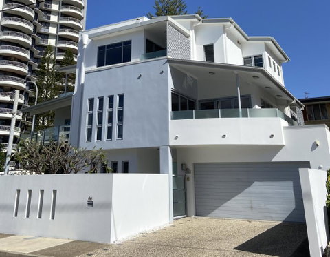 Villa Garfield Surfers Paradise - Pubs and Clubs 0