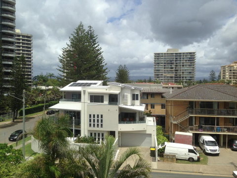 Villa Garfield Surfers Paradise - Pubs and Clubs 1