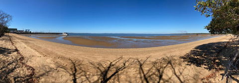 Villa Katfish - Pubs and Clubs 1