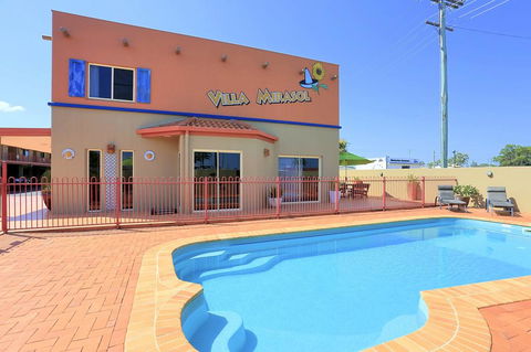 Villa Mirasol Motor Inn - Pubs and Clubs 1