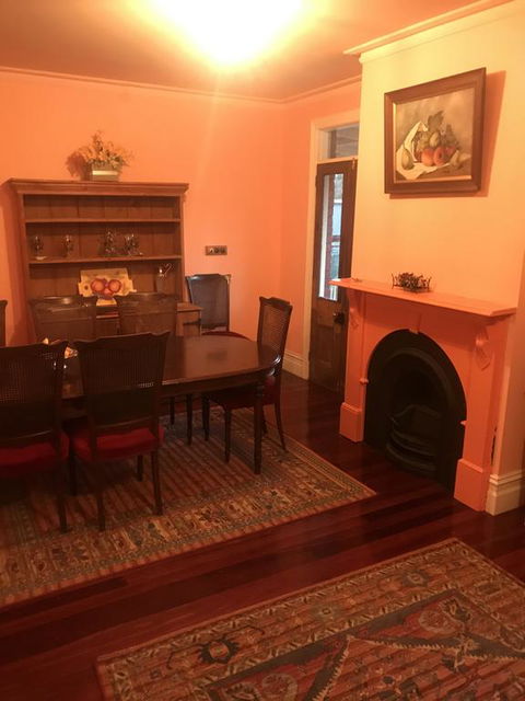 Villa Paradiso - Pubs and Clubs 1