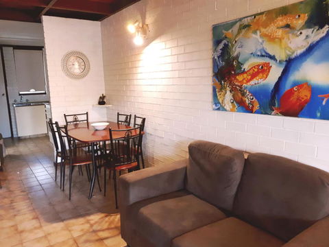 Villa Seven - Pubs and Clubs 1