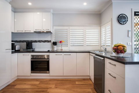 Villa Vanzetta - Pubs and Clubs 2