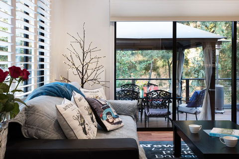 Villa Vanzetta - Pubs and Clubs 0