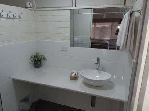 Vineland Motel Mildura - Pubs and Clubs 1