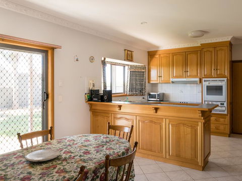 Vineyard Retreat Mildura - Pubs and Clubs 3