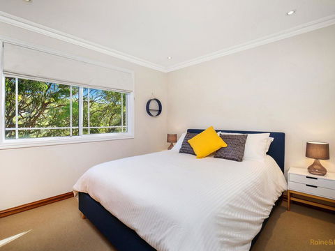 Vista Del Mar - 49 Del Mar Dr - Pubs and Clubs 2