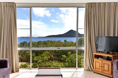 Voyager Close, Shoalhaven, Unit 01, 28 - Pubs and Clubs 0