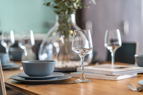 Vue Of The East End-Wifi - Netflix - Nespresso - Pubs and Clubs 2