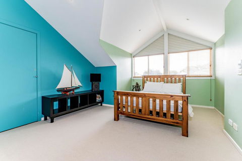 WALKIN' ON SUNSHINE - Pubs and Clubs 2