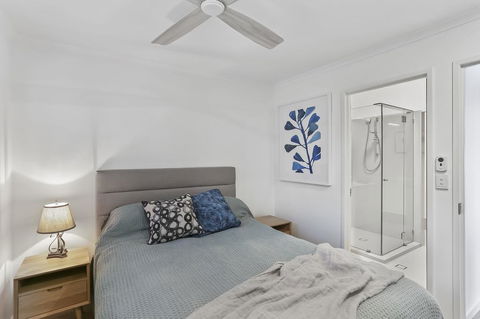 Walking On Sunshine - Pubs and Clubs 2