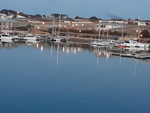 Wallaroo Marina Sea Vu Apartment - Pubs and Clubs 2