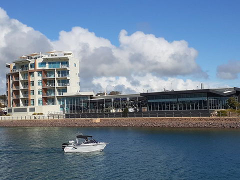 Wallaroo Marina Sea Vu Apartment - Pubs and Clubs 1