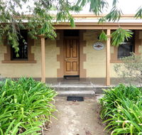 Walnut Cottage - Pubs and Clubs