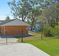 Wanda Magic' 19 Randall Drive - beautiful water front house - Pubs and Clubs