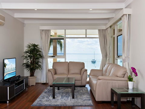 Wanda View - Pubs and Clubs 1