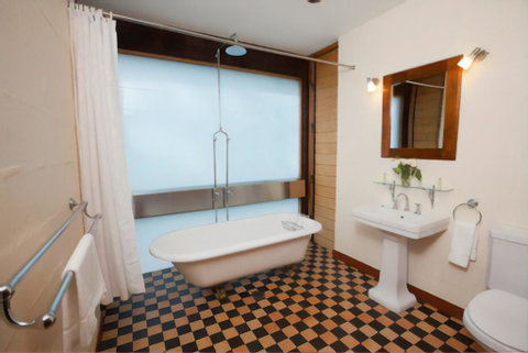 Wandin Valley Estate - Pubs and Clubs 2