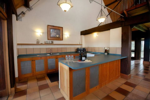 Wandin Valley Estate - Pubs and Clubs 1