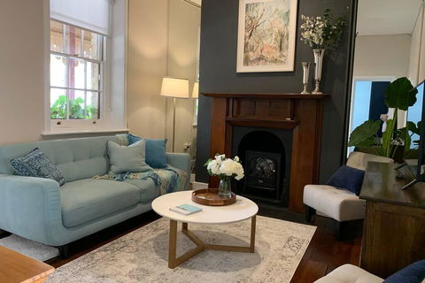 Warders Cottage: Iconic Cottage In The Heart Of Freo - Pubs and Clubs 2