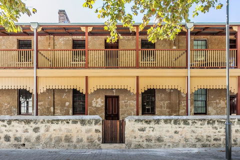 Warders Cottage: Iconic Cottage In The Heart Of Freo - Pubs and Clubs 0
