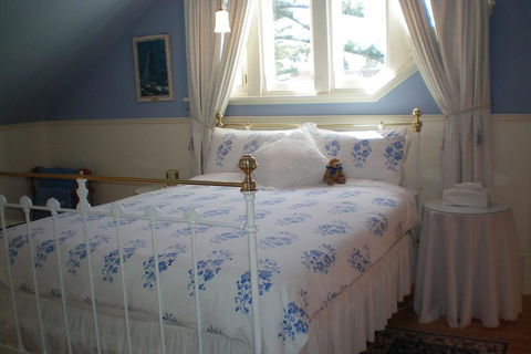 Water Bay Villa Bed & Breakfast - Go Out 2