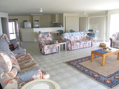 Water View House @ Orient Point - Pubs and Clubs 2