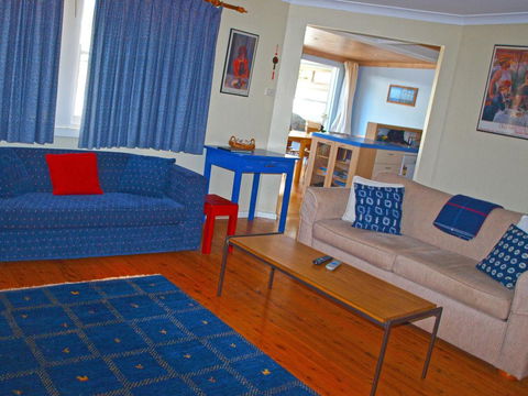 Waterfront Heaven @ Callala Bay - Pubs and Clubs 1