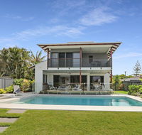 WATERFRONT HOME BORDERING MOOLOOLABA - Pubs and Clubs