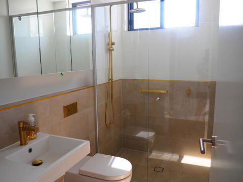 Waterfront Quiet Room - Pubs and Clubs 2