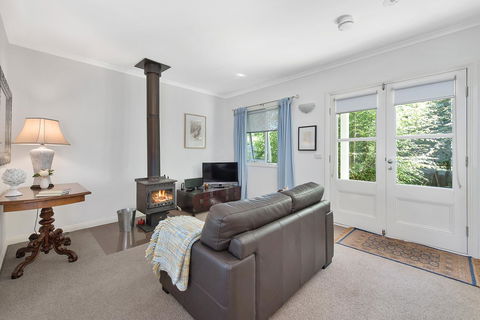 Amelina Cottages - Go Out 15