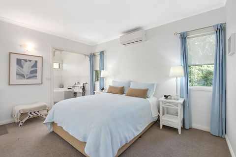 Amelina Cottages - Go Out 16