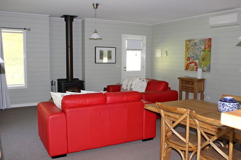 Amelina Cottages - Go Out 37