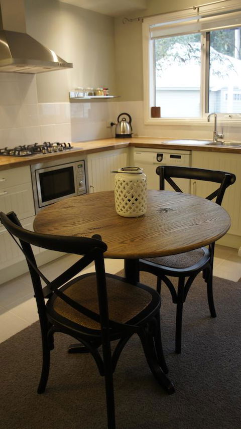 Amelina Cottages - Go Out 22