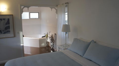 Amelina Cottages - Go Out 18