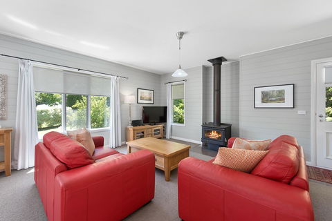 Amelina Cottages - Go Out 2
